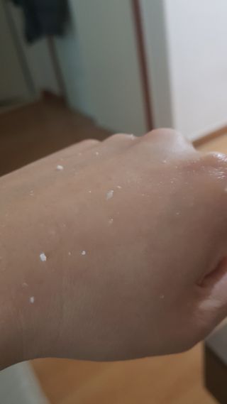 아미니 릴렉싱 버블 바디 필링 — 5점을 준 리뷰어가 2021년 3월 올린 사용 사진