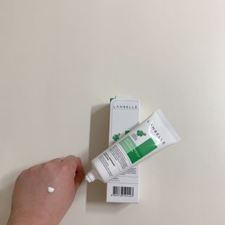 랑벨 내츄럴 프레시 업 선크림 75ml — 4.5점을 준 리뷰어가 2022년 5월 올린 사용 사진