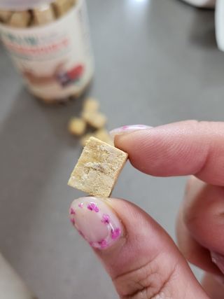 [펫시밀] 원물그대로 영양듬뿍 진공동결건조 북어트릿75g,치킨트릿100g,연어트릿75g 강아지 고양이 간식 — 5점을 준 리뷰어가 2023년 5월 올린 사용 사진