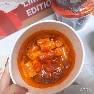 나우  [요리궁리] B타입 ( 매콤, 치즈, 매콤까르보 ) 꽃떡볶이 6개입 세트 — 4점을 준 리뷰어가 2025년 3월 올린 사용 사진