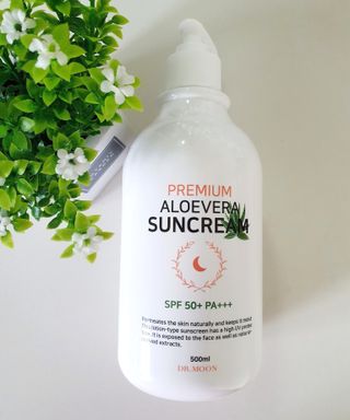 [닥터문] 프리미엄 알로에베라 선크림 500ml — 5점을 준 리뷰어가 2022년 6월 올린 사용 사진