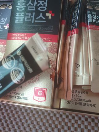 서울약사신협_투데이홍삼정플러스스틱_10g x 30포 — 5점을 준 리뷰어가 2021년 7월 올린 사용 사진