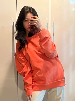 MAPLESYRUPFACTORY 메이플 피그먼트 맨투맨 8.COL — 4점을 준 리뷰어가 2022년 12월 올린 사용 사진