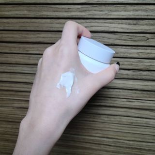 AYU25[아유트웬티파이브]다마스크로즈워터 베이스 천연 수분 촉촉 크림 — 5점을 준 리뷰어가 2021년 5월 올린 사용 사진