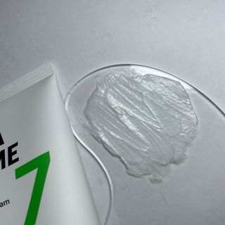 나우 [리브엠] 화해 1등 각질 클렌저! 시카좀 카밍 딥 클렌징 폼 — 5점을 준 리뷰어가 2024년 12월 올린 사용 사진