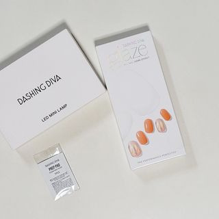 데싱디바 글레이즈 젤네일 별빛유리네일 6종_랜덤발송 — 4점을 준 리뷰어가 2021년 8월 올린 사용 사진