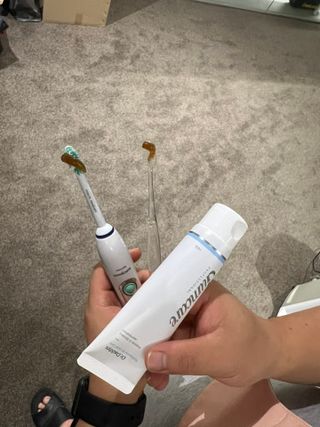 닥터데디스  잇몸치약 100g  [건강한 잇몸 관리를 위한 치약] + 여행용미니치약 15g — 5점을 준 리뷰어가 2022년 8월 올린 사용 사진