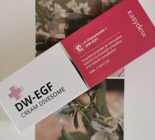이지듀 DW-EGF 크림 다이브좀_콜라겐이 쏙쏙, 탄력피부로 다이빙 — 5점을 준 리뷰어가 2021년 2월 올린 사용 사진