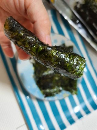 [해림맛김] 들기름에 구운 바삭바삭 김 4종 세트 + 1종 랜덤발송 총5개입 — 5점을 준 리뷰어가 2021년 2월 올린 사용 사진