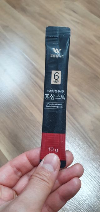[푸름웰니스] 프리미엄 6년근 홍삼스틱 3mg x 100포 — 5점을 준 리뷰어가 2022년 4월 올린 사용 사진