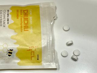 녹다 츄츄고체치약 150정 프로폴리스 죽염 씹는 치약 — 4점을 준 리뷰어가 2022년 12월 올린 사용 사진