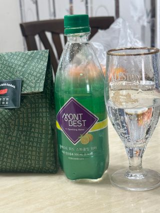몽베스트 Montbest with Sparkling water Lemon OR Lime 20병(랜덤) — 5점을 준 리뷰어가 2023년 3월 올린 사용 사진