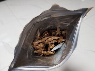 [보헤리] 국내산 강아지 육포간식 바삭 64 2종 — 5점을 준 리뷰어가 2022년 4월 올린 사용 사진