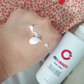 아토캐논(ATO CANNON) 아토캐논 고보습 바디로션 200ml — 5점을 준 리뷰어가 2023년 1월 올린 사용 사진