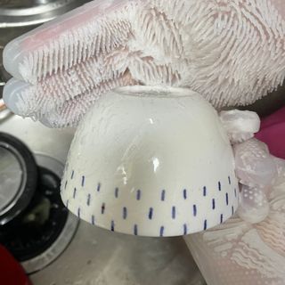 나무드 [매직싹싹] 고급형 친환경 실리콘 수세미 미끄럼방지 고무장갑 투명 1개 + 블랙 1개 캠핑용 야외 설거지 — 4.5점을 준 리뷰어가 2021년 10월 올린 사용 사진