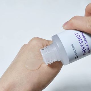 리더스코스메틱 리더스 퍼스트 샷 액티브 에센스 에이지 컨트롤 — 5점을 준 리뷰어가 2021년 12월 올린 사용 사진