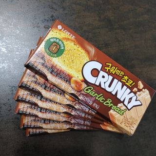 롯데제과 크런키 갈릭브레드 — 4점을 준 리뷰어가 2021년 10월 올린 사용 사진