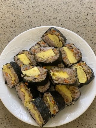 해풀잎 누구나 김밥*2ea [(혼합야채 35g *2ea,  김밥김 (10g, 2ea),  양념간장 (6g, 10ea), 참기름(5g, 4ea)] — 5점을 준 리뷰어가 2022년 7월 올린 사용 사진