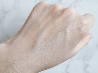 줄라이 모닝 _ JULY MORNING 줄라이모닝 하이드레이팅 퍼퓸드 바디앤핸드 에멀젼 — 4점을 준 리뷰어가 2022년 3월 올린 사용 사진