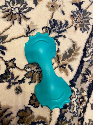 힐니스북 [힐마이넥]   거북목 통증완화를 위한 휴대용 목 안마기 — 3.5점을 준 리뷰어가 2022년 12월 올린 사용 사진