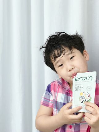이롬 황성주 박사의 국산콩 두유 검은콩과 17곡 프리미엄 — 5점을 준 리뷰어가 2021년 5월 올린 사용 사진