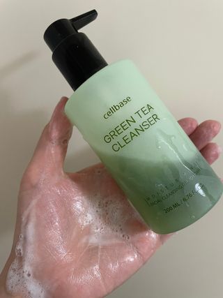 프리마인 메이크업과 들뜨는 각질까지 한방에 깐달걀로! 순하기까지한 셀베이스 그린티클렌저(200ml) — 5점을 준 리뷰어가 2023년 4월 올린 사용 사진