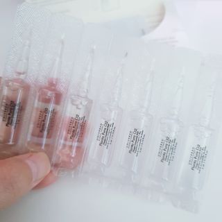 유니베르소 산소앰플 7일 집중케어 앰플 — 5점을 준 리뷰어가 2021년 4월 올린 사용 사진