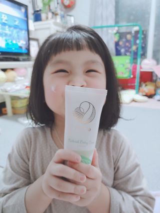 mom e 맘이 내추럴 베이비 케어 크림+바디오일 — 5점을 준 리뷰어가 2021년 1월 올린 사용 사진