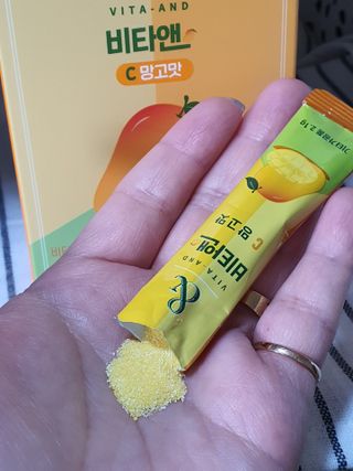 비타앤C 레몬맛, 망고맛 — 5점을 준 리뷰어가 2021년 6월 올린 사용 사진