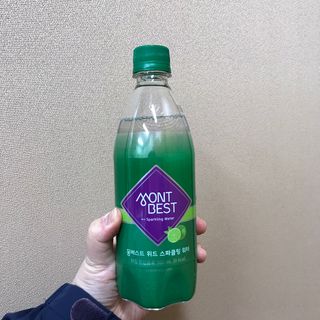 몽베스트 Montbest with Sparkling water Lime20병 — 4.5점을 준 리뷰어가 2021년 10월 올린 사용 사진