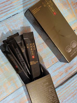 서울약사신협_6년근 고려홍삼정 천스틱 10g 30포 — 5점을 준 리뷰어가 2021년 11월 올린 사용 사진