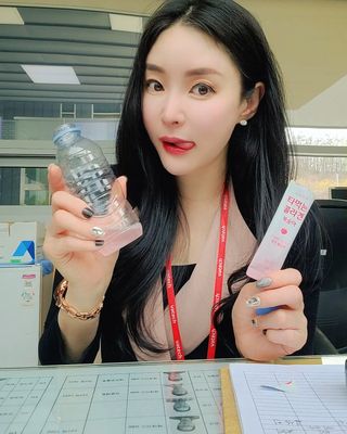 [음료수 대신 가능!]  빠르게 흡수되는 아임오 타먹는 콜라겐 1박스 — 5점을 준 리뷰어가 2023년 4월 올린 사용 사진