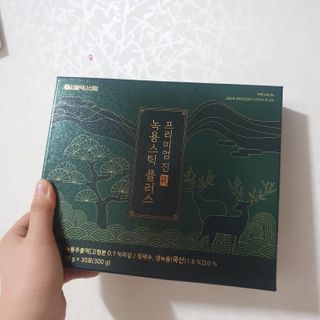 서울약사신협_프리미엄 진 녹용스틱 플러스10g x 30포 — 5점을 준 리뷰어가 2021년 8월 올린 사용 사진