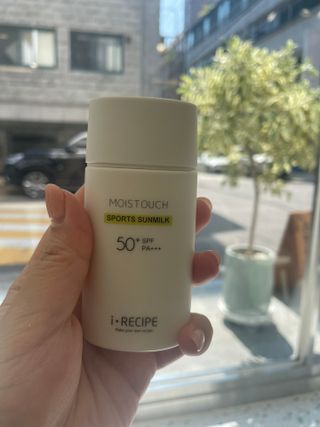 아이레시피 모이스트터치 스포츠 선밀크 50ml (SPF50+ PA+++) — 5점을 준 리뷰어가 2023년 6월 올린 사용 사진