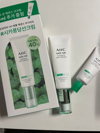 [AHC] 세이프온 에센스 선크림 올리브영 스페셜 증정 기획세트 — 4점을 준 리뷰어가 2022년 6월 올린 사용 사진