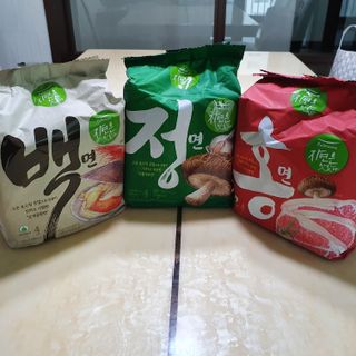 [풀무원] 자연은맛있다 정면, 백면, 홍면  세트 — 5점을 준 리뷰어가 2021년 4월 올린 사용 사진