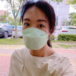 [이지아 마스크] 애니가드 더솔루션마스크 KF80 대형 컬러 4종 — 5점을 준 리뷰어가 2021년 6월 올린 사용 사진