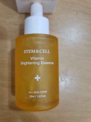 체르엠 스템앤셀 비타민 브라이트닝 에센스 30ml 1개 — 5점을 준 리뷰어가 2022년 3월 올린 사용 사진
