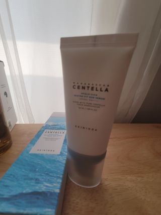 [스킨1004] 마다가스카르 센텔라 히알루-시카 워터핏 선세럼 50ml — 5점을 준 리뷰어가 2024년 5월 올린 사용 사진