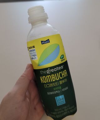 더그레잇티 콤부차 [매일유업] 더그레잇티 44kcal 콤부차 300ml *12개입 (오리지널 6개+베리리치 6개) — 4점을 준 리뷰어가 2023년 8월 올린 사용 사진