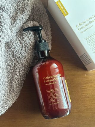 하이브리온 [쿠팡 구매평] 닥터초이스 시카엑소좀 판테놀 아미노산 탈모기능성 두피케어 모근강화 샴푸, 300ml, 1개 — 5점을 준 리뷰어가 2025년 3월 올린 사용 사진