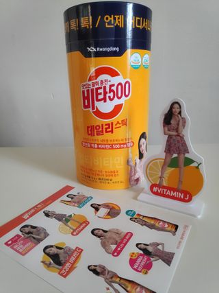 광동생활건강 [광동] 제니비타민C 비타500데일리스틱 180포+제니등신대+제니스티커 — 5점을 준 리뷰어가 2021년 12월 올린 사용 사진