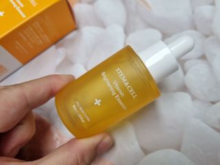 체르엠 스템앤셀 비타민 브라이트닝 에센스 30ml 1개 — 5점을 준 리뷰어가 2021년 10월 올린 사용 사진