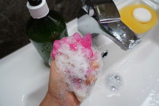 올리브 오일 스킨케어 컴퍼니 [OOSC] 향기로운 보습 로즈 제라늄 바디워시 500ml — 4점을 준 리뷰어가 2021년 5월 올린 사용 사진