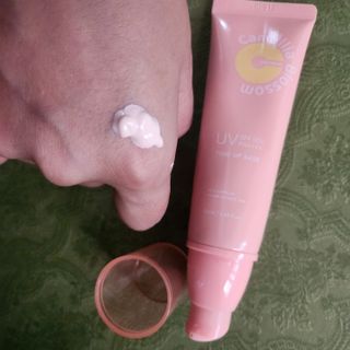 제주인디 카멜리아 블러썸 선크림 — 5점을 준 리뷰어가 2023년 9월 올린 사용 사진