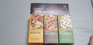 짜먹는 이지견과 짜먹는 이지아몬드, 짜먹는 이지허니피넛, 짜먹는 이지캐슈넛 각 10g X  10포 — 4점을 준 리뷰어가 2021년 2월 올린 사용 사진