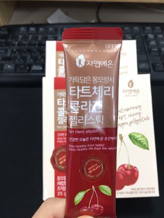 자연에온 가득담은 몽모랑시 타트체리 콜라겐 젤리스틱 — 2.5점을 준 리뷰어가 2020년 12월 올린 사용 사진