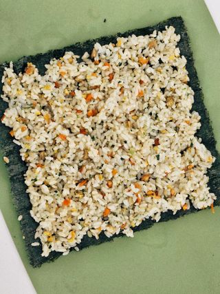 해풀잎 누구나 김밥*1ea [(혼합야채 35g *1ea,  김밥김 (5g, 5ea),  양념간장 (6g, 5ea), 참기름(5g, 2ea)] — 4.5점을 준 리뷰어가 2022년 7월 올린 사용 사진