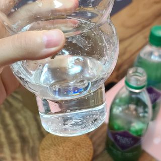 몽베스트 Montbest with Sparkling water Plain 20병 — 5점을 준 리뷰어가 2022년 10월 올린 사용 사진