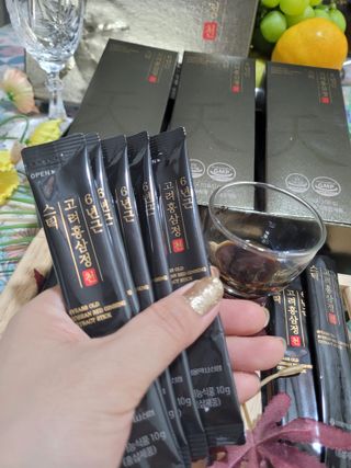 서울약사신협_6년근 고려홍삼정 천스틱 10g 30포 — 5점을 준 리뷰어가 2021년 11월 올린 사용 사진